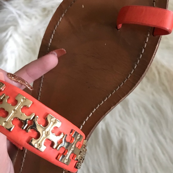 TORY BURCH “Val” Toe-Ring orange/gold sandals 7 - Picture 8 of 8